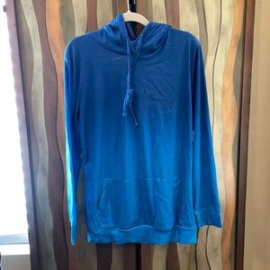 🔹 NWOT Ombré Blue Hoodie, Size Large 🔹
